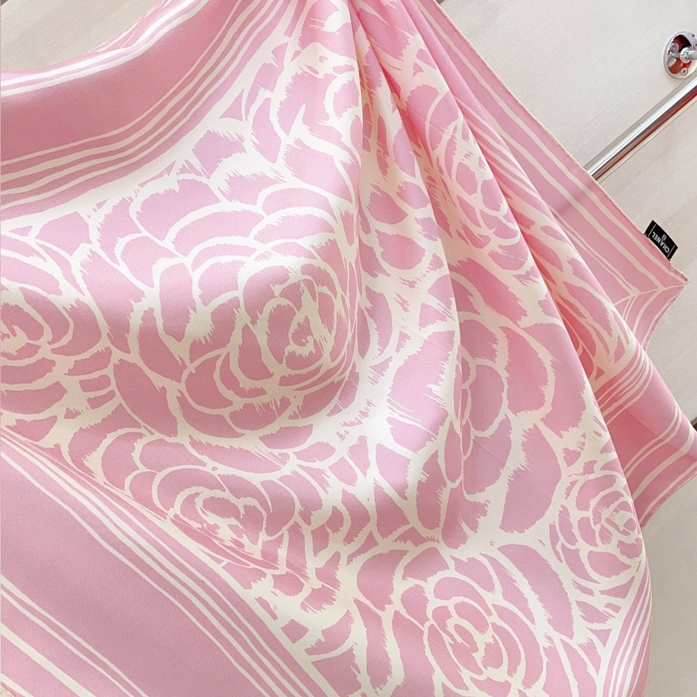 Chanel Pink and White Scarf - Picture 4 of 6